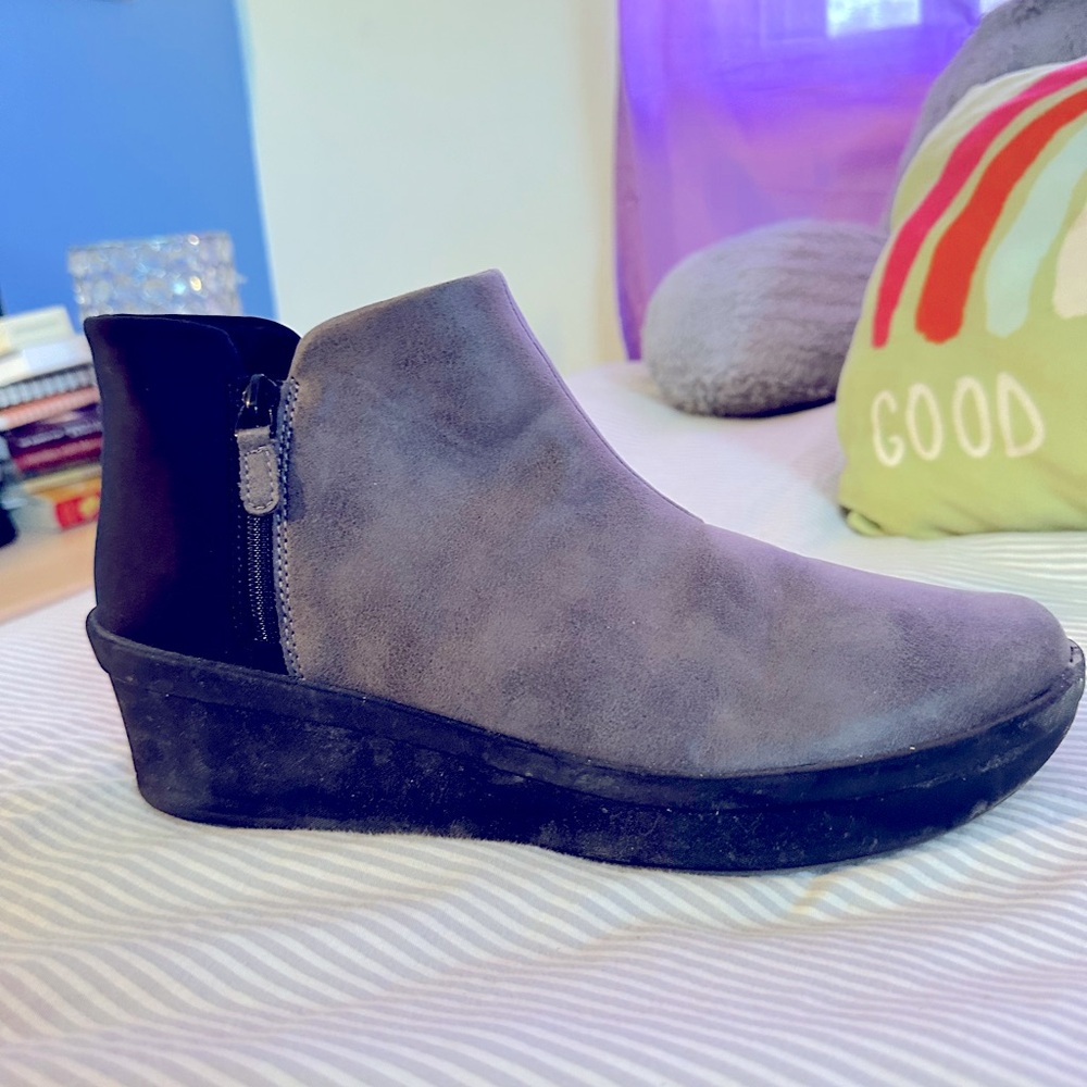 ⭐️CLARKS CLOUDSTEPPER Step Rise Up Leather Ankle Boots, Wm. Sz.10🌻 - Picture 4 of 15